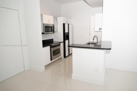 Condominio en venta en Aventura, Florida, 2 dormitorios, 100.89 m2 № 1927941 - foto 10