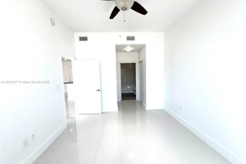 Condominio en venta en Aventura, Florida, 2 dormitorios, 100.89 m2 № 1927941 - foto 17