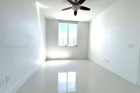Condominio en venta en Aventura, Florida, 2 dormitorios, 100.89 m2 № 1927941 - foto 19