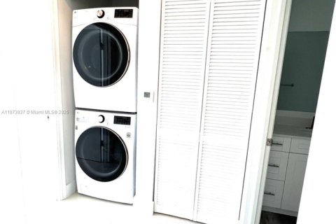 Condominio en venta en Aventura, Florida, 2 dormitorios, 100.89 m2 № 1927941 - foto 14