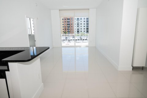 Condominio en venta en Aventura, Florida, 2 dormitorios, 100.89 m2 № 1927941 - foto 1