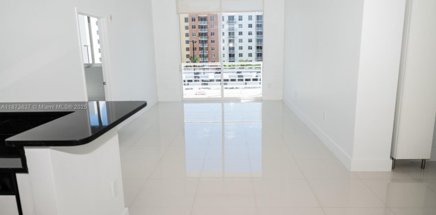 Condominio en Aventura, Florida, 2 dormitorios  № 1927941