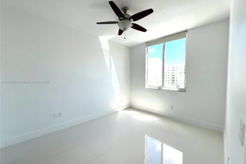 Condominio en venta en Aventura, Florida, 2 dormitorios, 100.89 m2 № 1927941 - foto 16