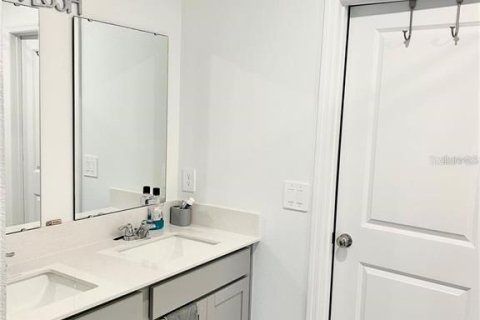 Villa ou maison à louer à Winter Haven, Floride: 4 chambres, 174.56 m2 № 2385765 - photo 8