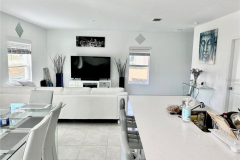 Villa ou maison à louer à Winter Haven, Floride: 4 chambres, 174.56 m2 № 2385765 - photo 4