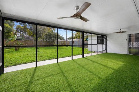 House in Orlando, Florida 4 bedrooms, 163.69 sq.m. № 2218950 - photo 25