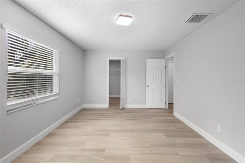 House in Orlando, Florida 4 bedrooms, 163.69 sq.m. № 2218950 - photo 23