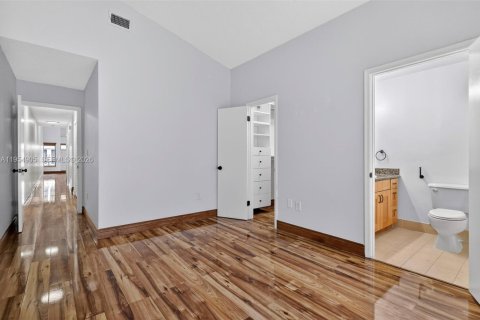 Снять в аренду виллу или дом в Майами, Флорида 3 спальни, 139.35м2, № 2010152 - фото 21