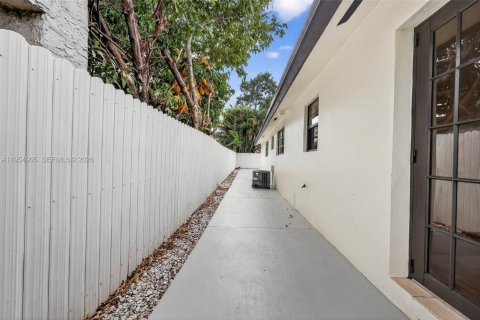 Снять в аренду виллу или дом в Майами, Флорида 3 спальни, 139.35м2, № 2010152 - фото 30