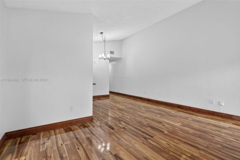 Снять в аренду виллу или дом в Майами, Флорида 3 спальни, 139.35м2, № 2010152 - фото 6