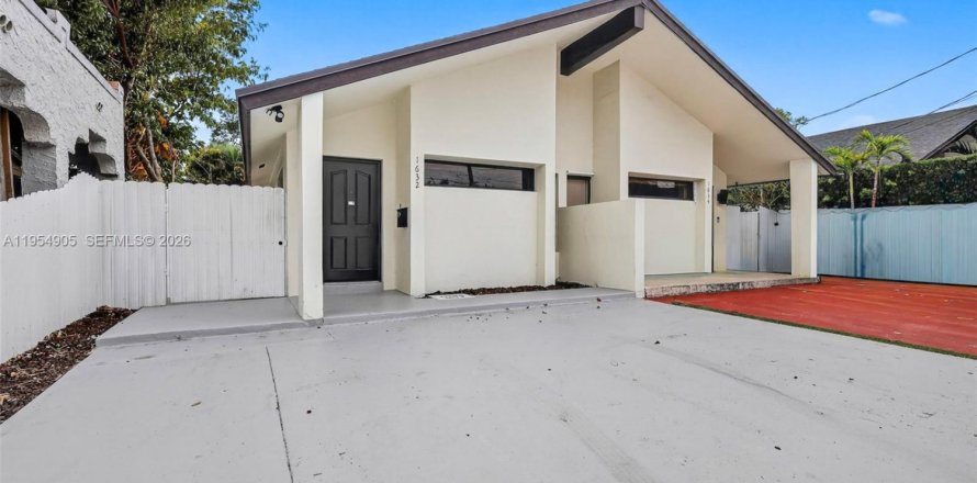 Дом в Майами, Флорида 3 спальни, 139.35м2 № 2010152