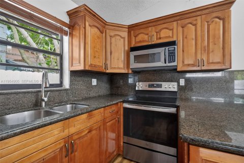 Снять в аренду виллу или дом в Майами, Флорида 3 спальни, 139.35м2, № 2010152 - фото 10