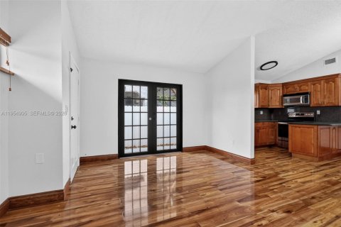 Снять в аренду виллу или дом в Майами, Флорида 3 спальни, 139.35м2, № 2010152 - фото 5