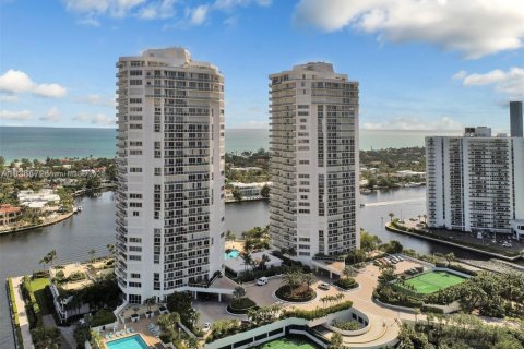 Condo in Aventura, Florida, 2 bedrooms  № 1821534 - photo 2