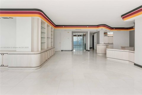Condo in Aventura, Florida, 2 bedrooms  № 1821534 - photo 9