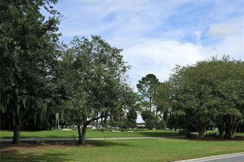 House in The Villages, Florida 2 bedrooms, 178.47 sq.m. № 2360353 - photo 11