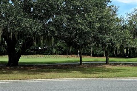 House in The Villages, Florida 2 bedrooms, 178.47 sq.m. № 2360353 - photo 10
