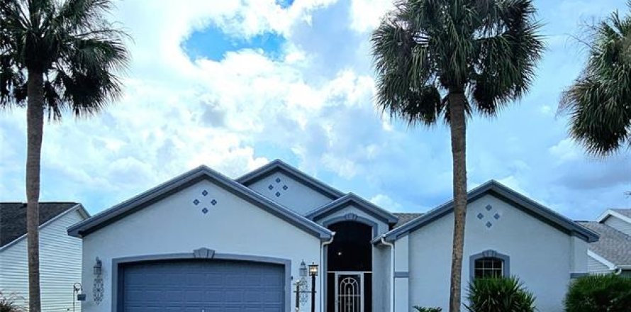 House in The Villages, Florida 2 bedrooms, 178.47 sq.m. № 2360353