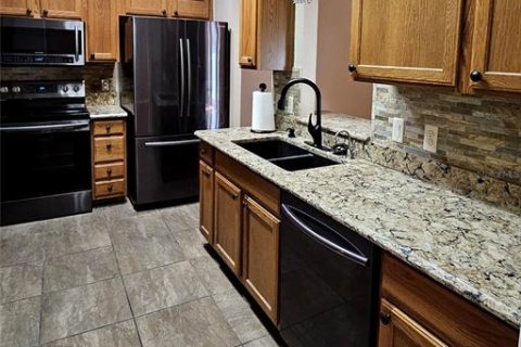 House in The Villages, Florida 2 bedrooms, 178.47 sq.m. № 2360353 - photo 16