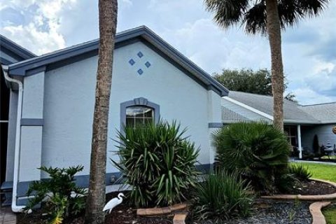 House in The Villages, Florida 2 bedrooms, 178.47 sq.m. № 2360353 - photo 2