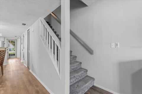 Townhouse in Tampa, Florida 3 bedrooms, 119.66 sq.m. № 2209929 - photo 13