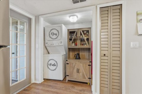 Townhouse in Tampa, Florida 3 bedrooms, 119.66 sq.m. № 2209929 - photo 9
