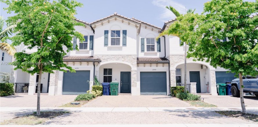 Touwnhouse à Miami, Floride 3 chambres, 157.47 m2 № 2242769