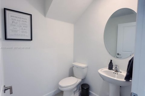Touwnhouse à louer à Miami, Floride: 3 chambres, 157.47 m2 № 2242769 - photo 14