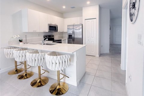 Touwnhouse à louer à Miami, Floride: 3 chambres, 157.47 m2 № 2242769 - photo 22