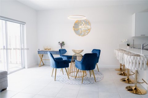 Touwnhouse à louer à Miami, Floride: 3 chambres, 157.47 m2 № 2242769 - photo 25