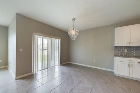 House in Kissimmee, Florida 4 bedrooms, 171.5 sq.m. № 1690600 - photo 10