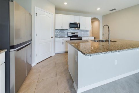 House in Kissimmee, Florida 4 bedrooms, 171.5 sq.m. № 1690600 - photo 12