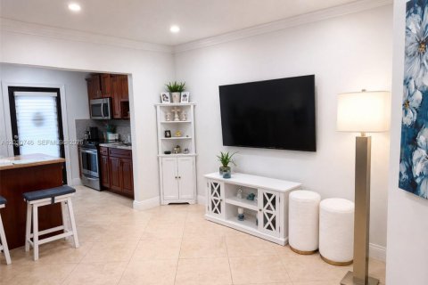 Apartamento en alquiler en Miami, Florida, 1 dormitorio, 65.03 m2 № 2076633 - foto 4