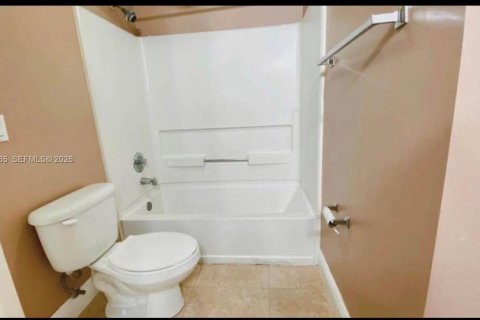 Apartment in Miami, Florida 1 bedroom, 62.8 sq.m. № 2000486 - photo 8