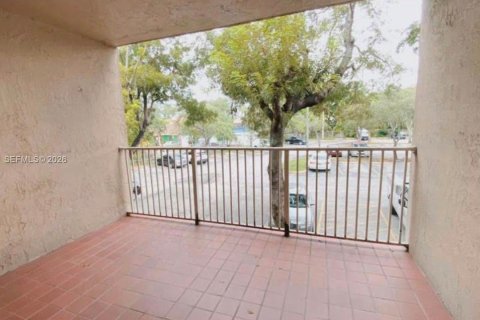 Apartment in Miami, Florida 1 bedroom, 62.8 sq.m. № 2000486 - photo 13