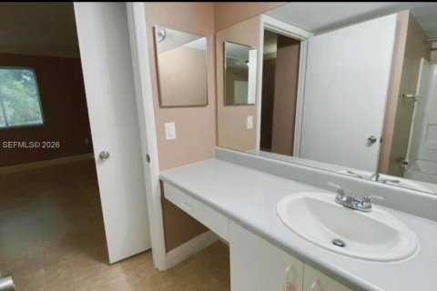 Apartment in Miami, Florida 1 bedroom, 62.8 sq.m. № 2000486 - photo 7