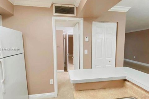 Apartment in Miami, Florida 1 bedroom, 62.8 sq.m. № 2000486 - photo 5