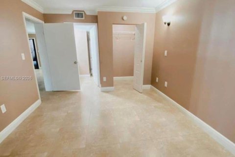 Apartment in Miami, Florida 1 bedroom, 62.8 sq.m. № 2000486 - photo 10