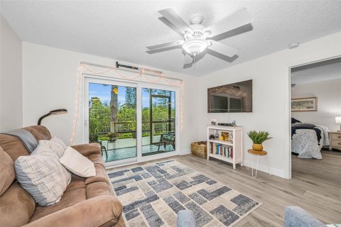 Condo in Tarpon Springs, Florida, 2 bedrooms  № 2225597 - photo 27