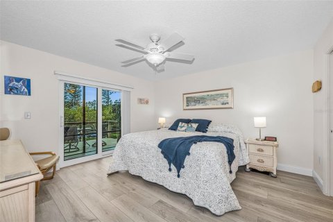 Condo in Tarpon Springs, Florida, 2 bedrooms  № 2225597 - photo 29