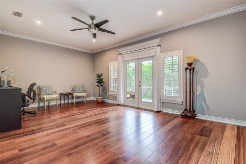 Townhouse in Saint Petersburg, Florida 3 bedrooms, 184.88 sq.m. № 2150667 - photo 7