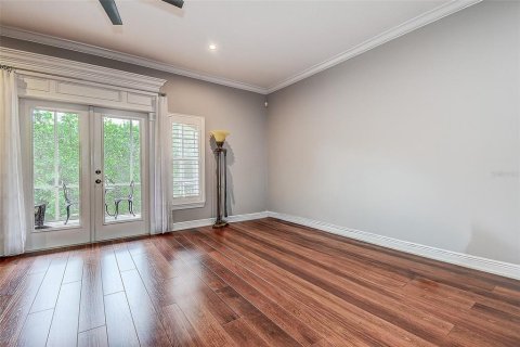 Townhouse in Saint Petersburg, Florida 3 bedrooms, 184.88 sq.m. № 2150667 - photo 6