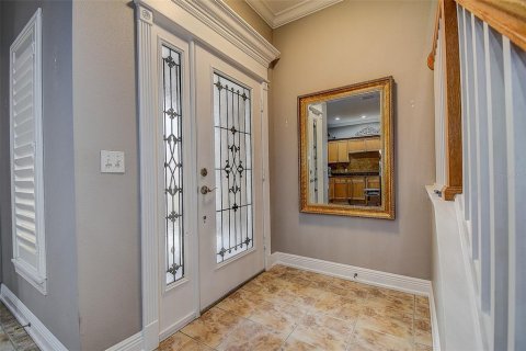 Townhouse in Saint Petersburg, Florida 3 bedrooms, 184.88 sq.m. № 2150667 - photo 5