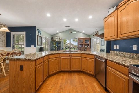 House in Fort Meade, Florida 3 bedrooms, 268.95 sq.m. № 2304380 - photo 9