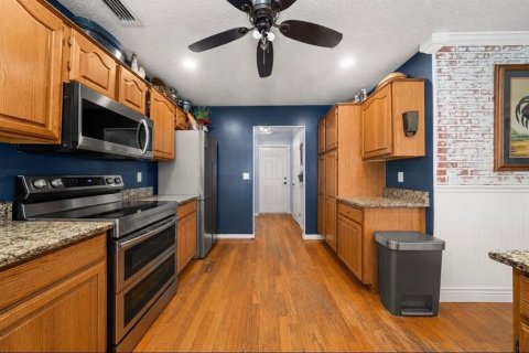 House in Fort Meade, Florida 3 bedrooms, 268.95 sq.m. № 2304380 - photo 10