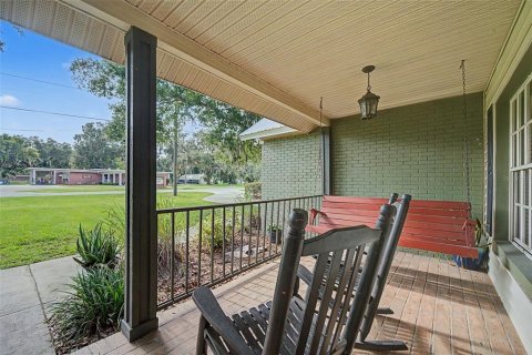 House in Fort Meade, Florida 3 bedrooms, 268.95 sq.m. № 2304380 - photo 2