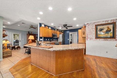 House in Fort Meade, Florida 3 bedrooms, 268.95 sq.m. № 2304380 - photo 8