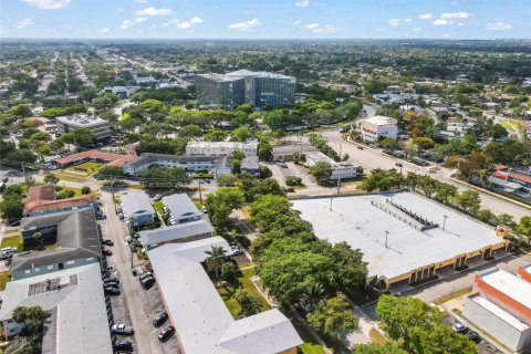 Condo in Hollywood, Florida, 1 bedroom  № 1136264 - photo 1