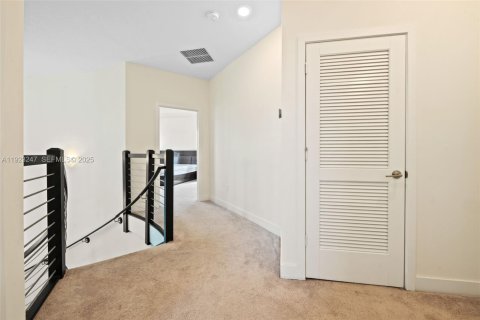 Villa ou maison à louer à Miami Lakes, Floride: 4 chambres, 264.49 m2 № 1976919 - photo 13