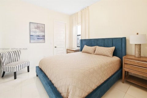 Villa ou maison à louer à Miami Lakes, Floride: 4 chambres, 264.49 m2 № 1976919 - photo 11